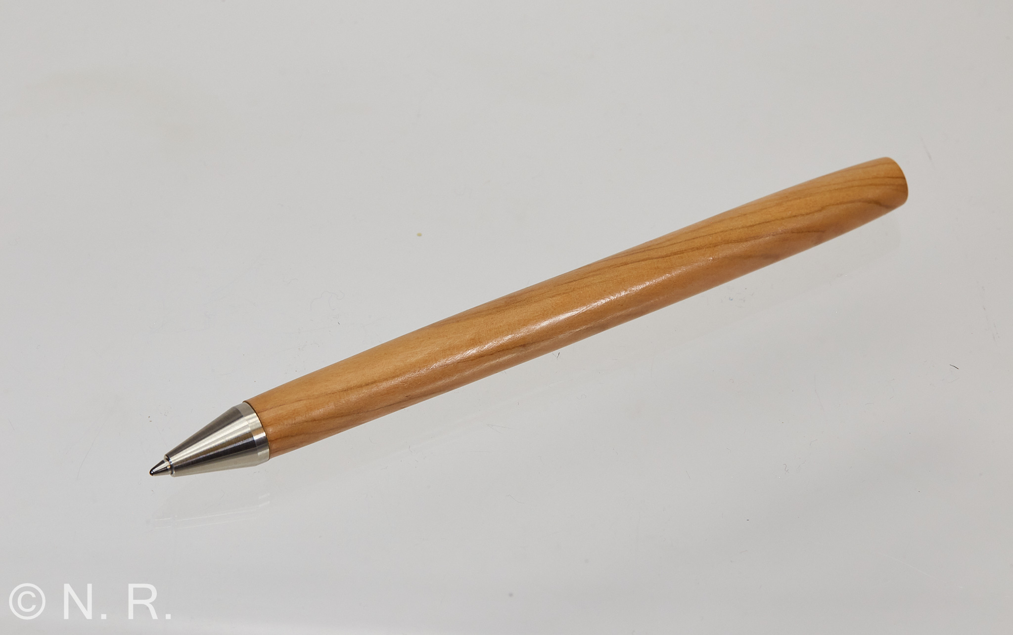 Kugelschreiber einteilig mit Neodym-Magnet